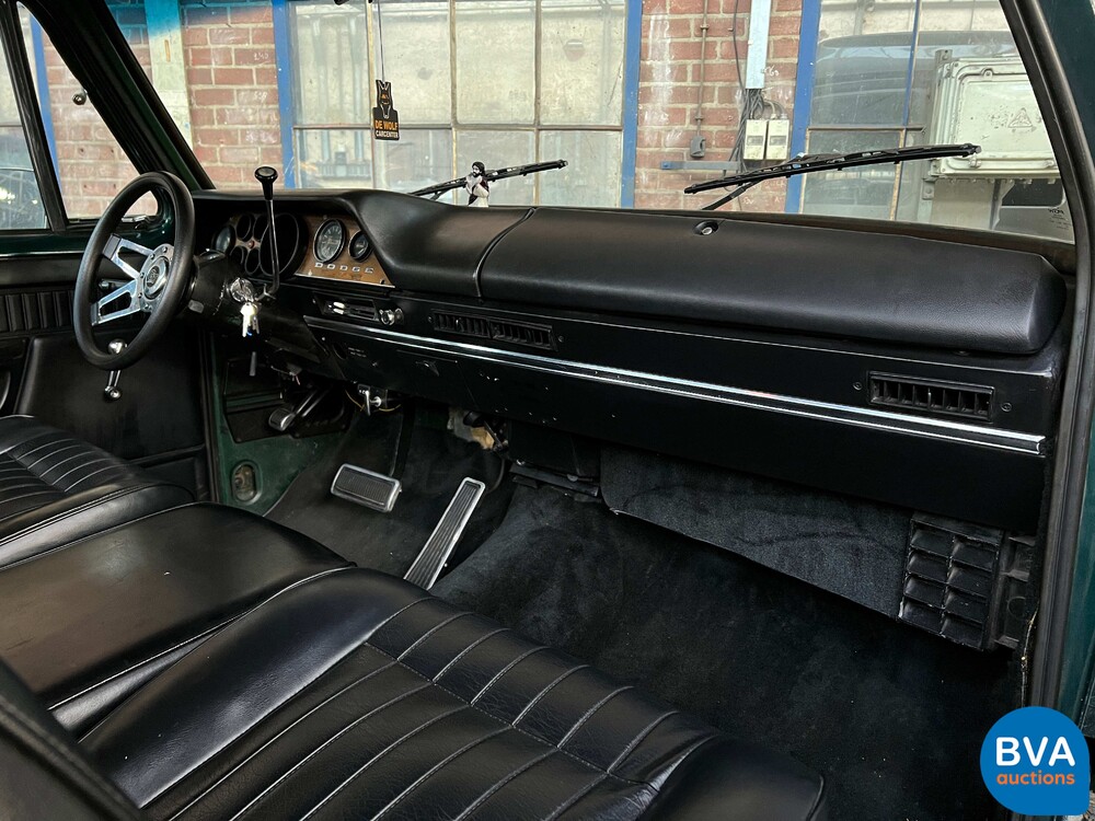 Ausweichen D200 5.9 182 PS 1974, 65-YD-23.