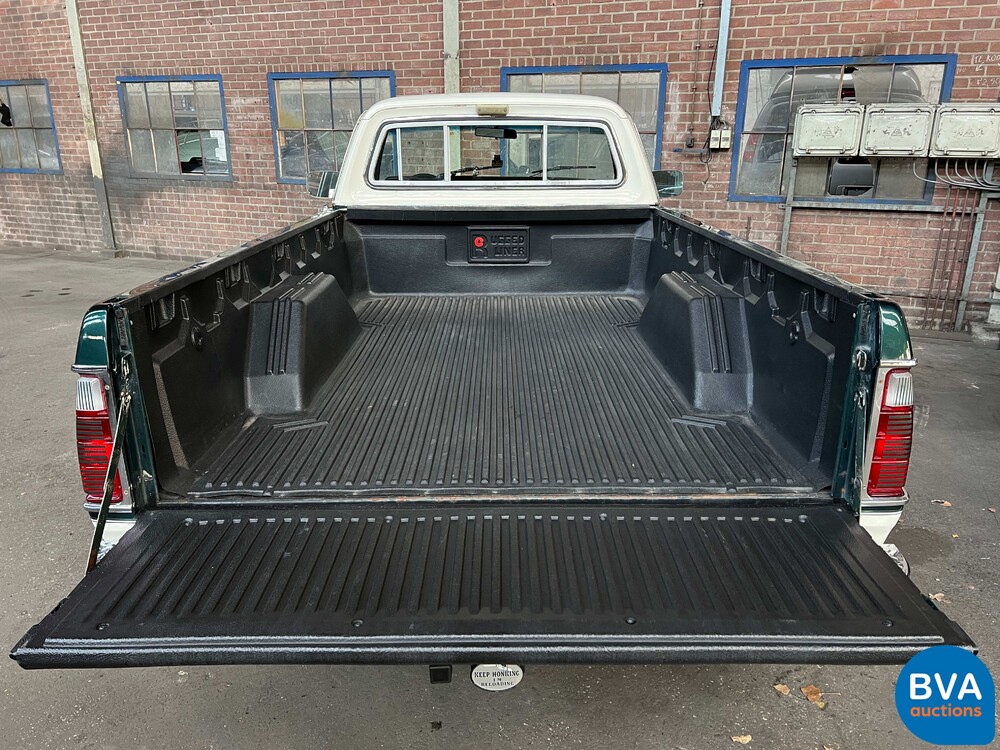 Ausweichen D200 5.9 182 PS 1974, 65-YD-23.