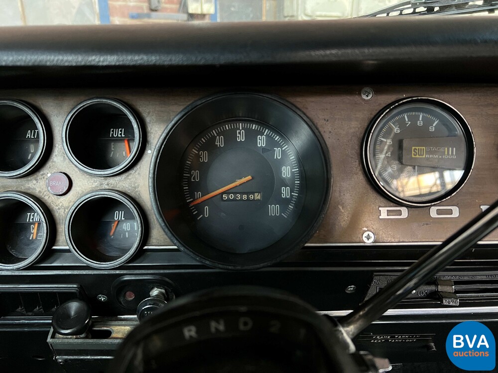 Ausweichen D200 5.9 182 PS 1974, 65-YD-23.