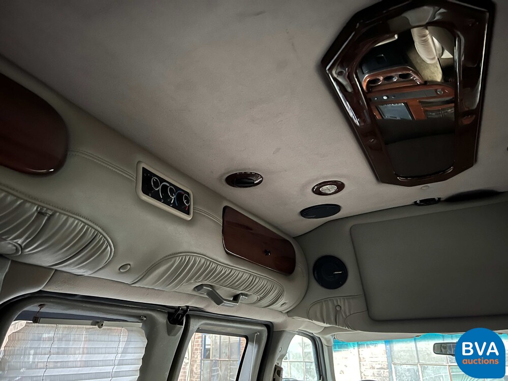 G.mr.c. Savana Camper Van 2008 GMC.