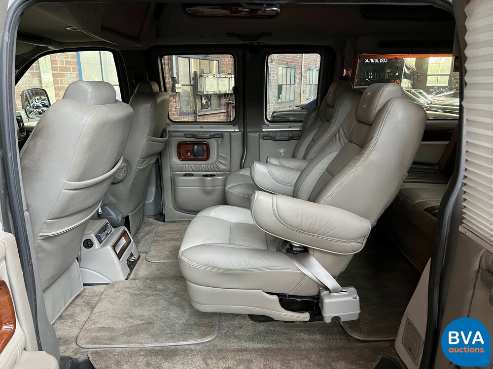 G.mr.c. Savana Camper Van 2008 GMC.