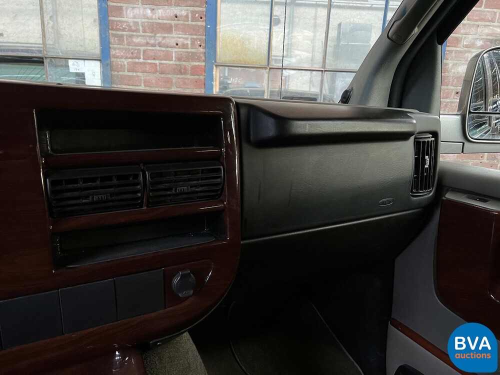 G.mr.c. Savana Camper Van 2008 GMC.