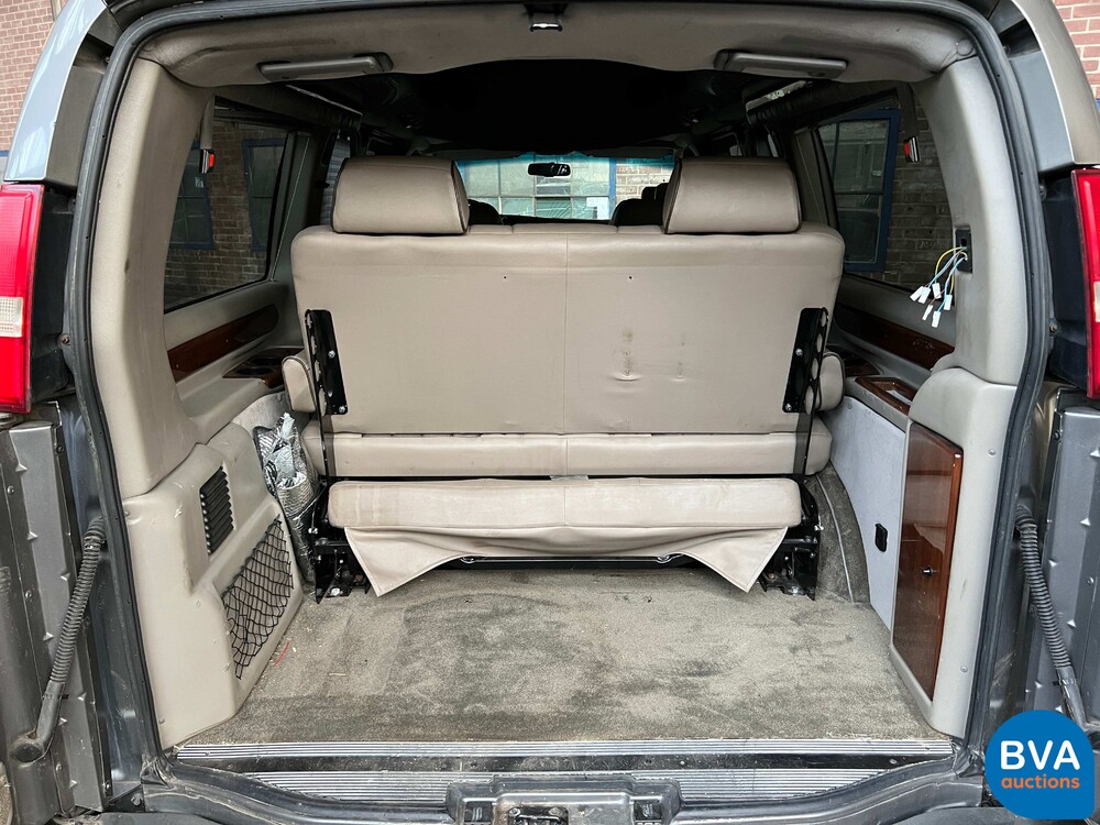 G.mr.c. Savana Camper Van 2008 GMC.