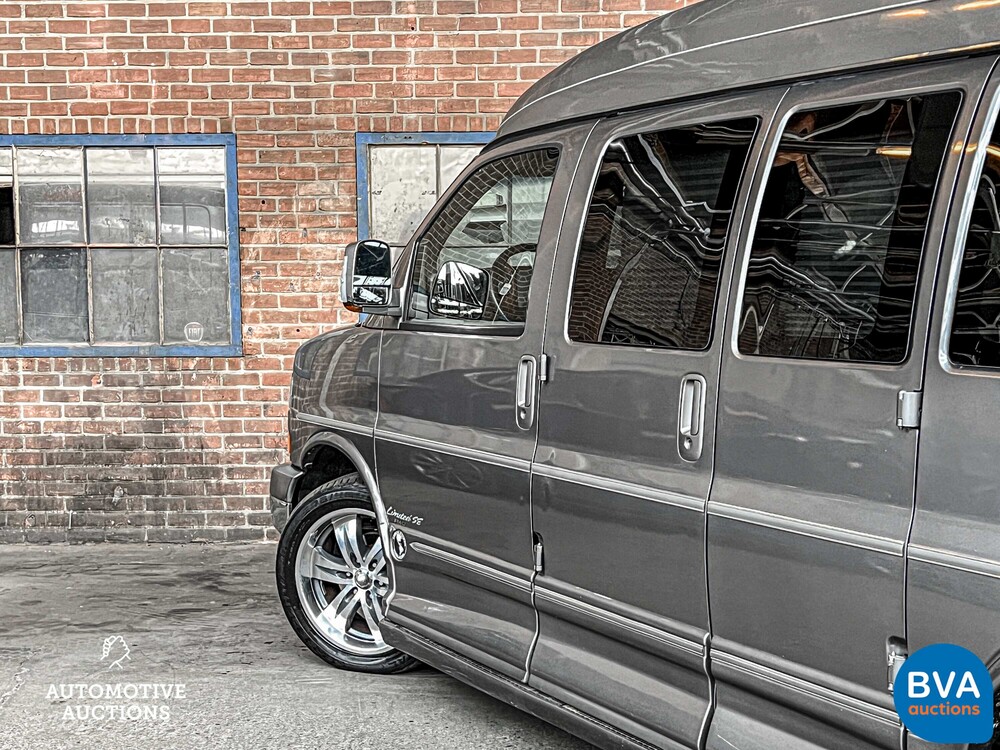 G.mr.c. Savana Camper Van 2008 GMC.