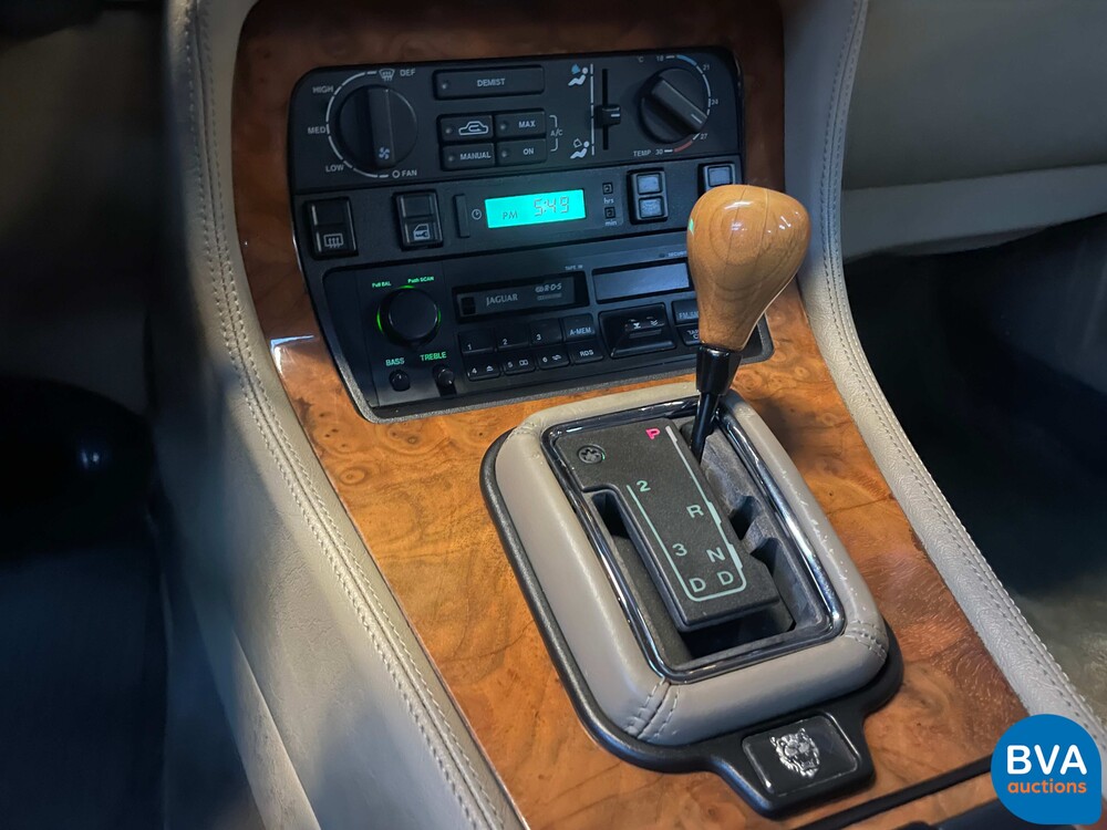 Jaguar XJ3.2 LE 203PS 1994 -Org. NL-, JJ-LX-16.