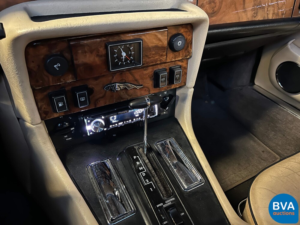 Jaguar XJ Sovereign 4.2 -XJR6 Motor- 400 PS 1983, 64-HKV-1.