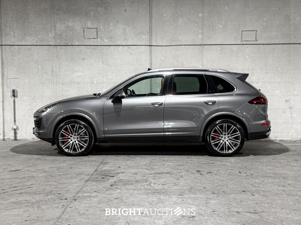 Porsche Cayenne Turbo 4.8 V8 520pk 2017 Sport-Chrono