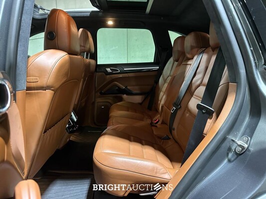 Porsche Cayenne Turbo 4.8 V8 520pk 2017 Sport-Chrono