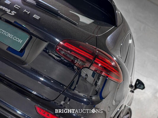 Porsche Cayenne S E-Hybrid 3.0 V6 416pk Sport-Chrono (Origineel-NL), HJ-798-D