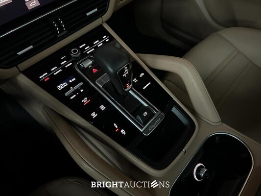 Porsche Cayenne Coupe 3.0 V6 E-Hybrid Sport-Chrono 462pk 2020, GTF-64-G
