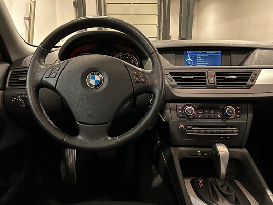 BMW X1 18i sDrive Executive 150pk 2010, GP-214-R