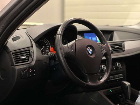 BMW X1 18i sDrive Executive 150pk 2010, GP-214-R