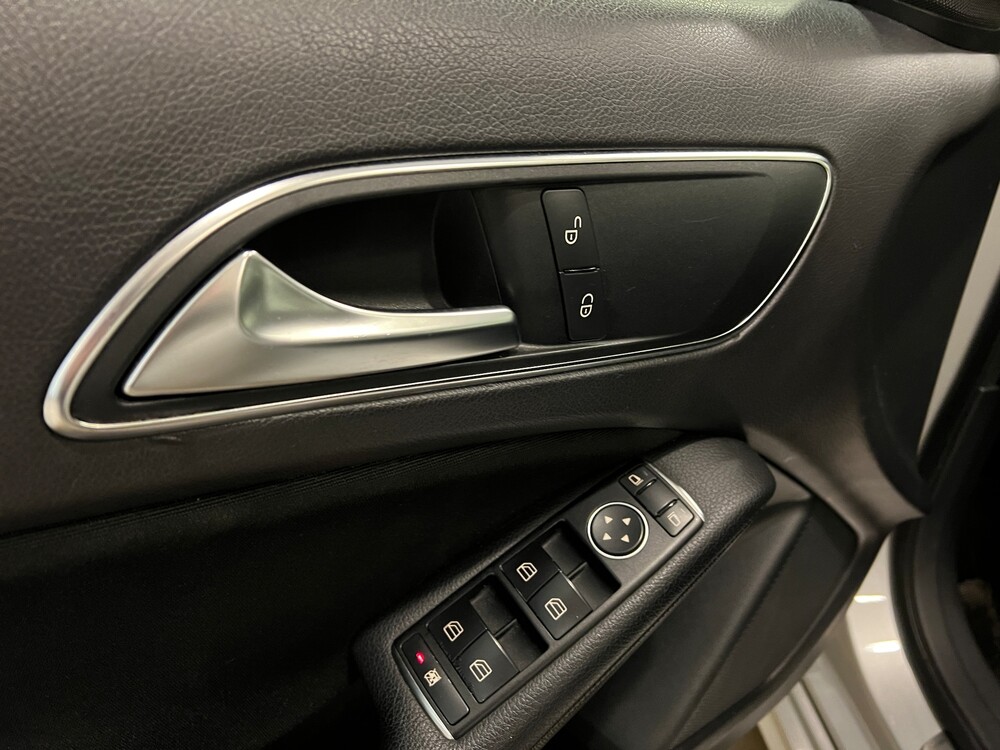 Mercedes-Benz A180 Edition 122PS 2013 -Org. NL-A-Klasse, 4-SGJ-16.