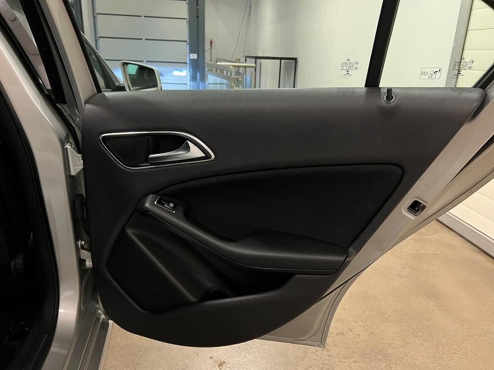 Mercedes-Benz A180 Edition 122PS 2013 -Org. NL-A-Klasse, 4-SGJ-16.