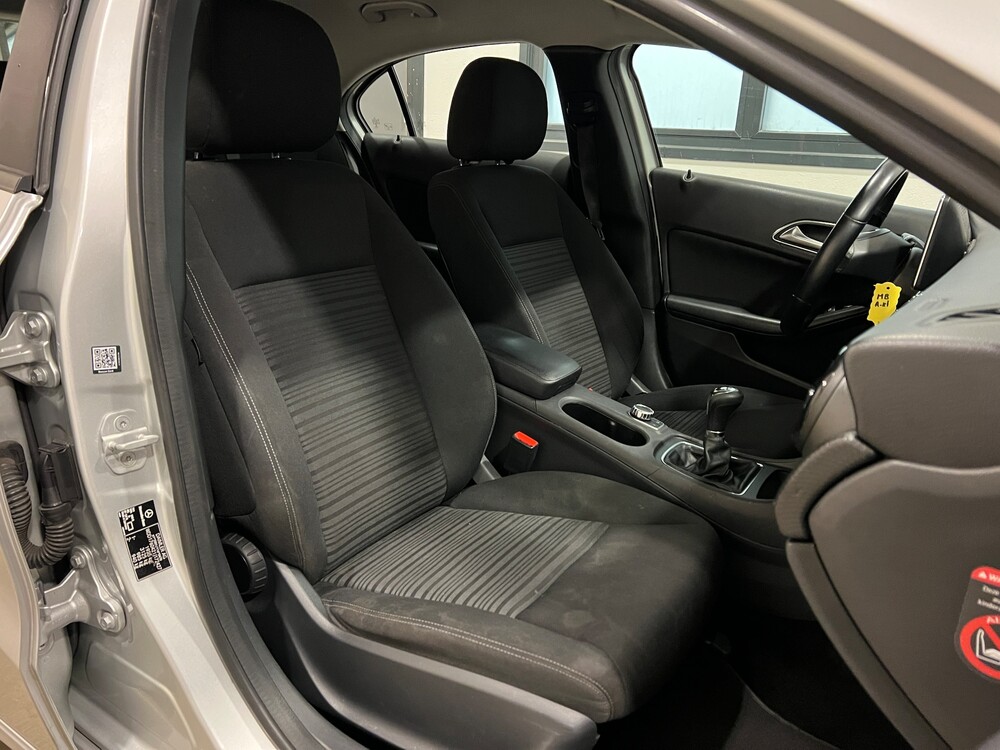 Mercedes-Benz A180 Edition 122PS 2013 -Org. NL-A-Klasse, 4-SGJ-16.