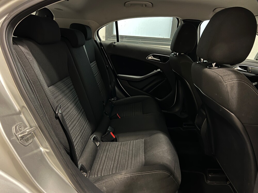 Mercedes-Benz A180 Edition 122PS 2013 -Org. NL-A-Klasse, 4-SGJ-16.