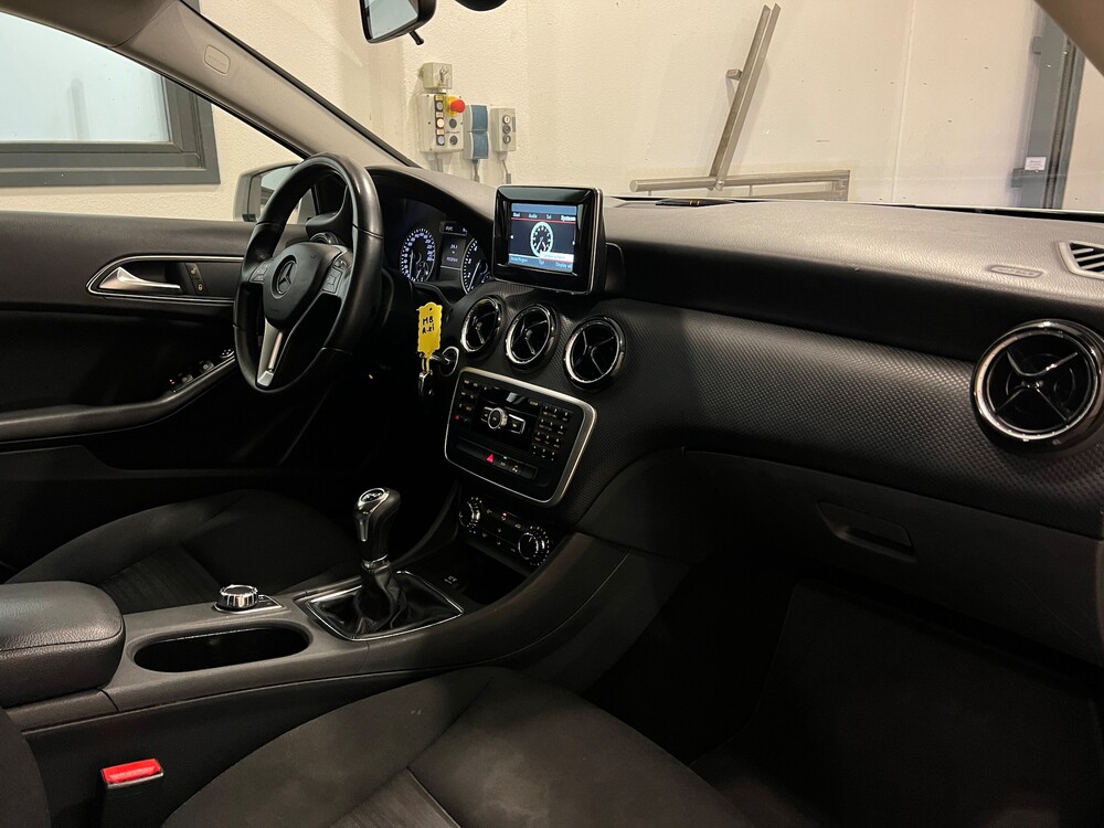 Mercedes-Benz A180 Edition 122PS 2013 -Org. NL-A-Klasse, 4-SGJ-16.