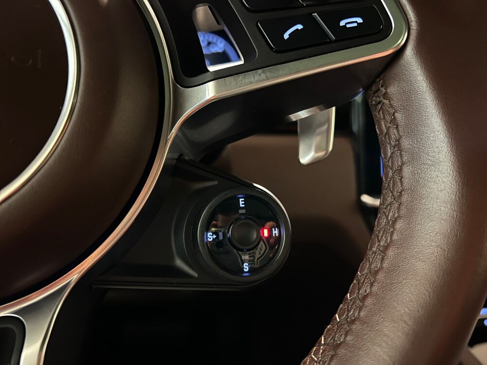 Porsche Cayenne E-Hybrid 3.0 V6 -NW MODELL- 462PS 2018 SportChrono -Org. NL-, TL-795-R.