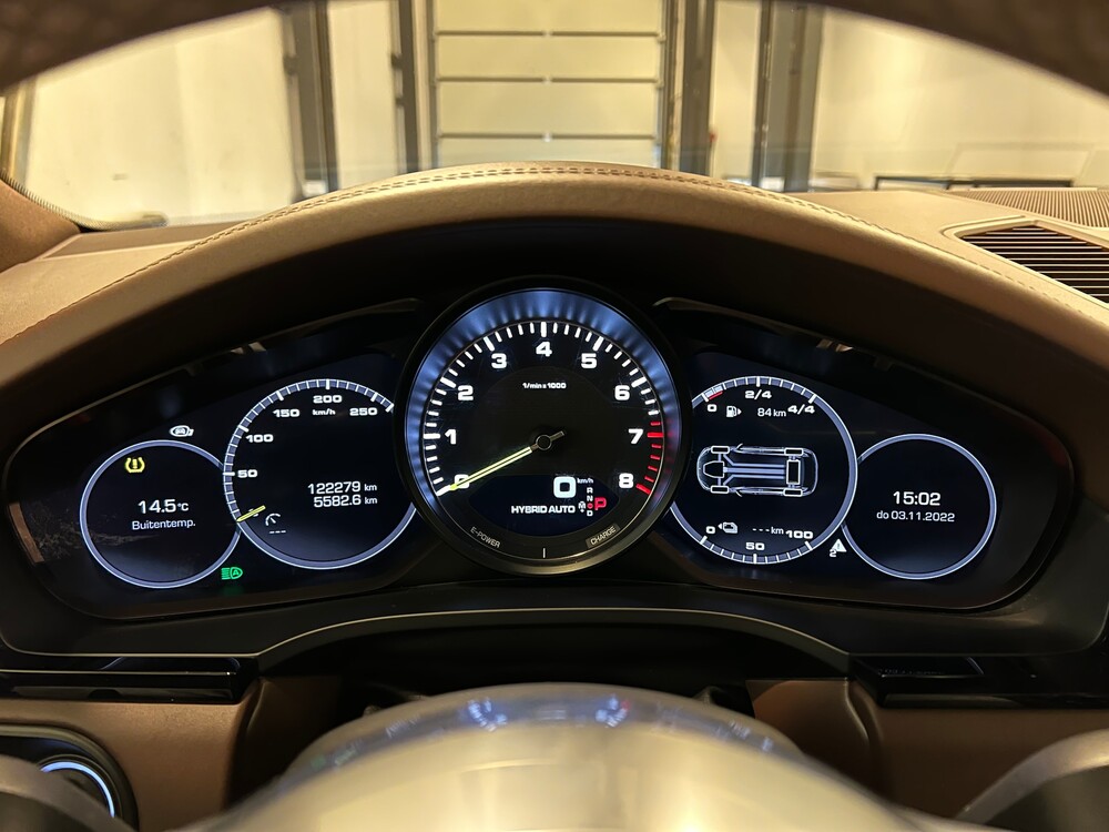 Porsche Cayenne E-Hybrid 3.0 V6 -NW MODELL- 462PS 2018 SportChrono -Org. NL-, TL-795-R.