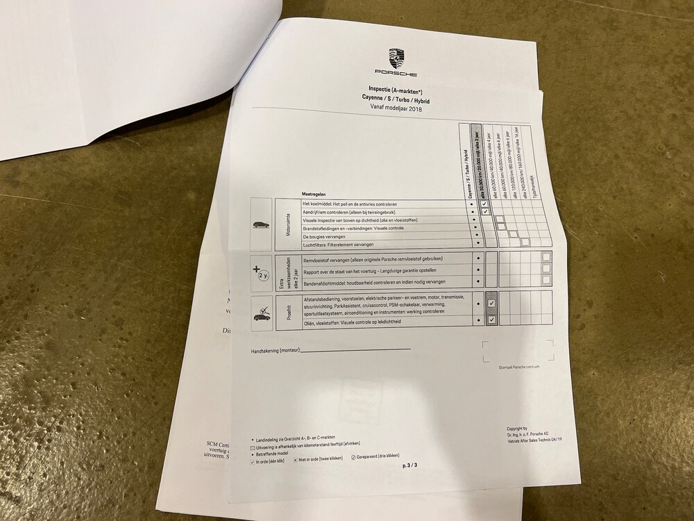 Porsche Cayenne E-Hybrid 3.0 V6 -NW MODELL- 462PS 2018 SportChrono -Org. NL-, TL-795-R.