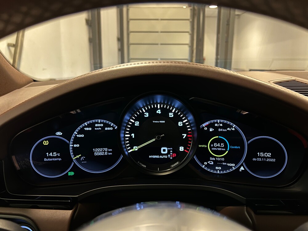 Porsche Cayenne E-Hybrid 3.0 V6 -NW MODELL- 462PS 2018 SportChrono -Org. NL-, TL-795-R.