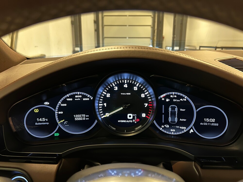 Porsche Cayenne E-Hybrid 3.0 V6 -NW MODELL- 462PS 2018 SportChrono -Org. NL-, TL-795-R.