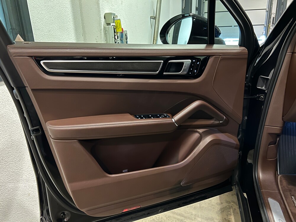 Porsche Cayenne E-Hybrid 3.0 V6 -NW MODELL- 462PS 2018 SportChrono -Org. NL-, TL-795-R.