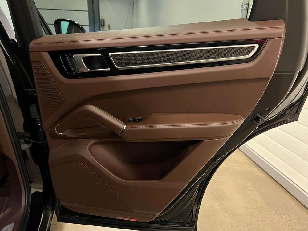 Porsche Cayenne E-Hybrid 3.0 V6 -NW MODELL- 462PS 2018 SportChrono -Org. NL-, TL-795-R.