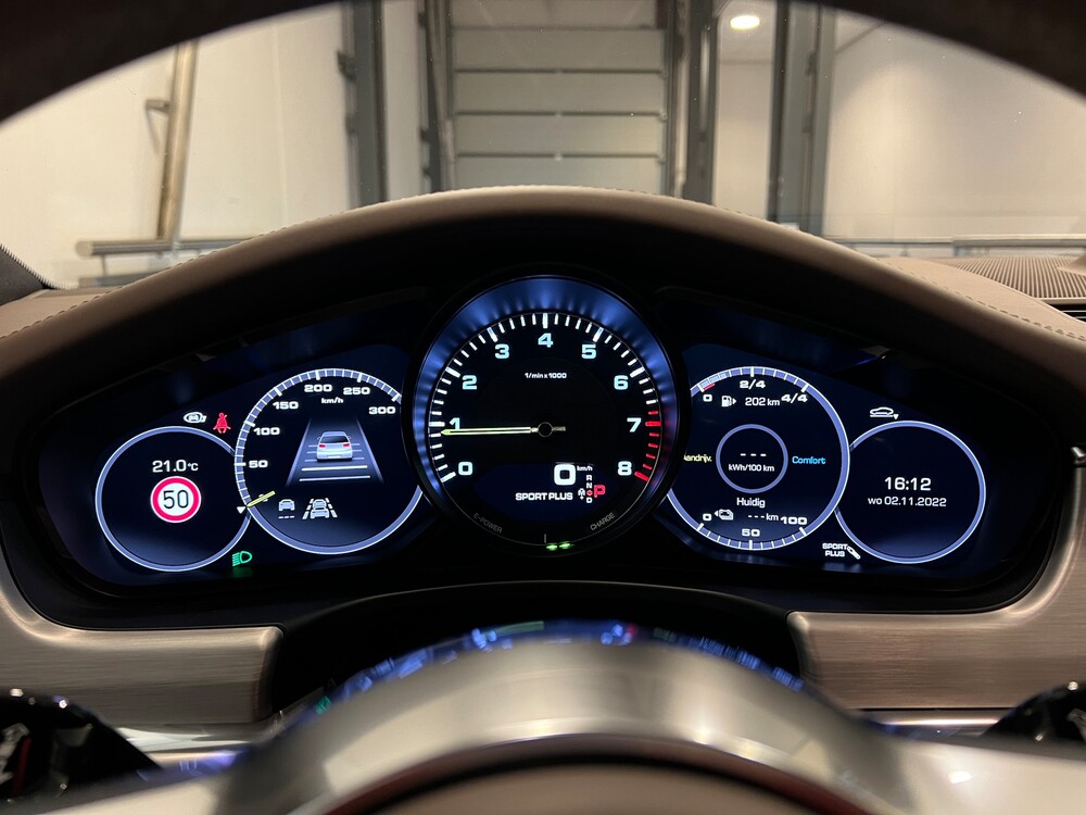 Porsche Panamera Sport Turismo E-Hybrid 4 2.9 V6 SportChrono 462 PS 2018, H-359-BT.