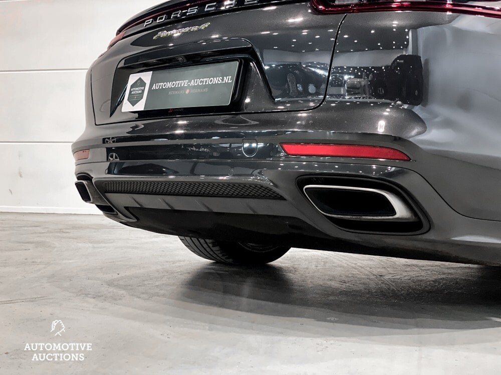 Porsche Panamera Sport Turismo E-Hybrid 4 2.9 V6 SportChrono 462 PS 2018, H-359-BT.