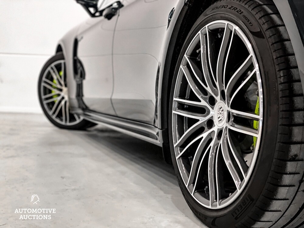 Porsche Panamera Sport Turismo E-Hybrid 4 2.9 V6 SportChrono 462 PS 2018, H-359-BT.
