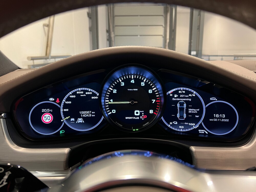 Porsche Panamera Sport Turismo E-Hybrid 4 2.9 V6 SportChrono 462 PS 2018, H-359-BT.