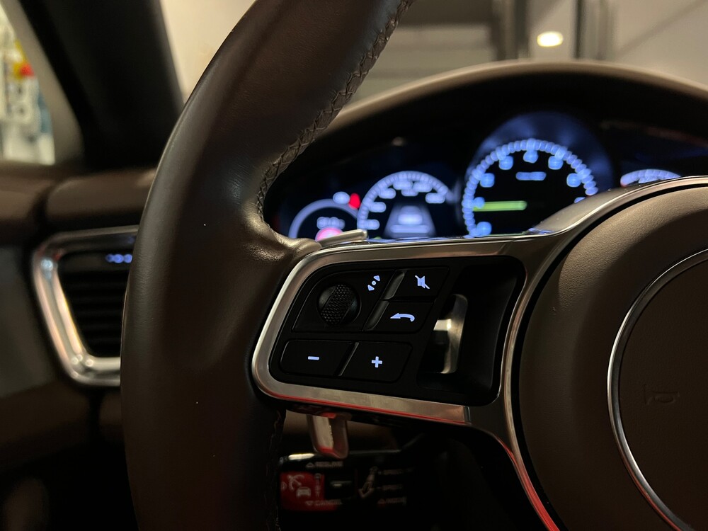 Porsche Panamera Sport Turismo E-Hybrid 4 2.9 V6 SportChrono 462 PS 2018, H-359-BT.