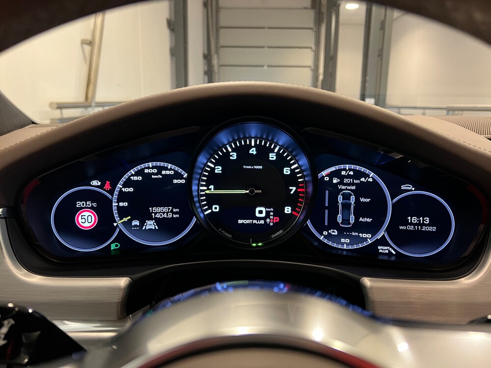 Porsche Panamera Sport Turismo E-Hybrid 4 2.9 V6 SportChrono 462 PS 2018, H-359-BT.