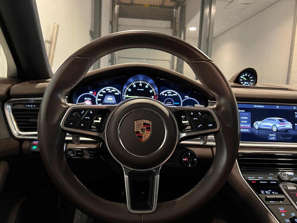 Porsche Panamera Sport Turismo E-Hybrid 4 2.9 V6 SportChrono 462 PS 2018, H-359-BT.