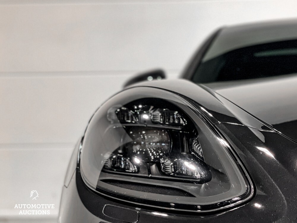 Porsche Panamera Sport Turismo E-Hybrid 4 2.9 V6 SportChrono 462 PS 2018, H-359-BT.