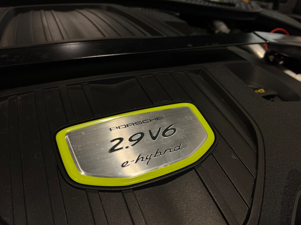 Porsche Panamera Sport Turismo E-Hybrid 4 2.9 V6 SportChrono 462 PS 2018, H-359-BT.