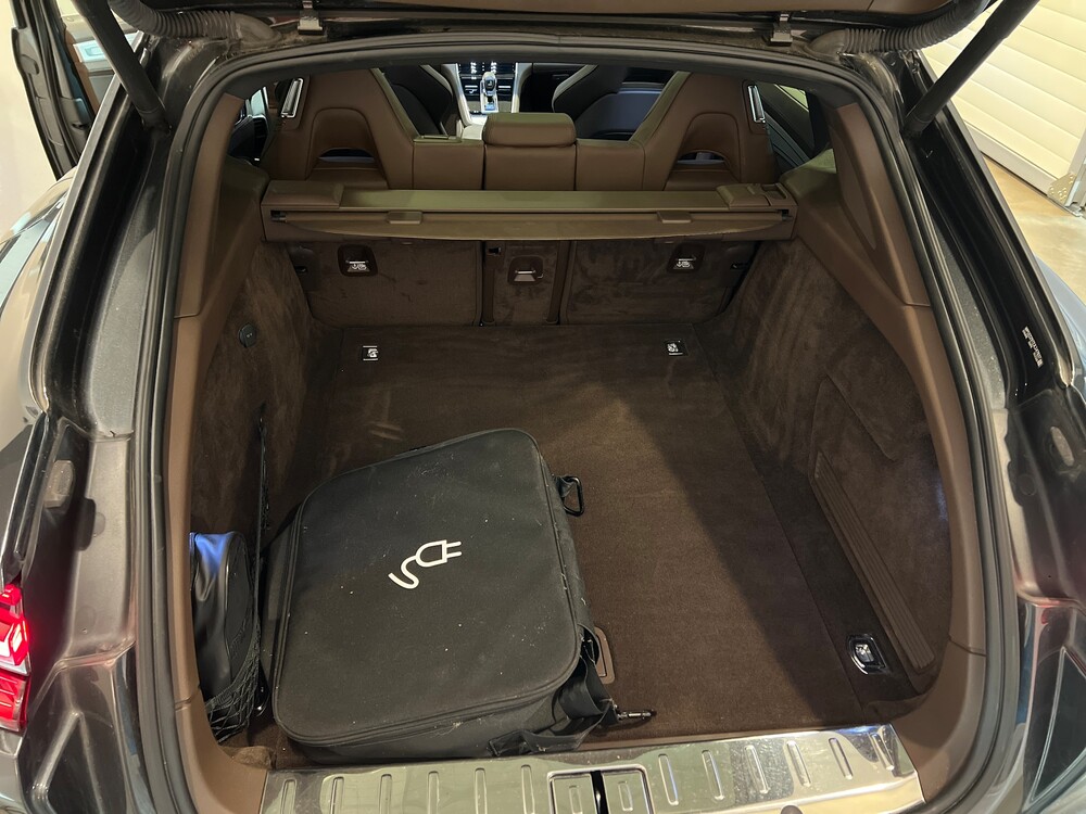 Porsche Panamera Sport Turismo E-Hybrid 4 2.9 V6 SportChrono 462 PS 2018, H-359-BT.