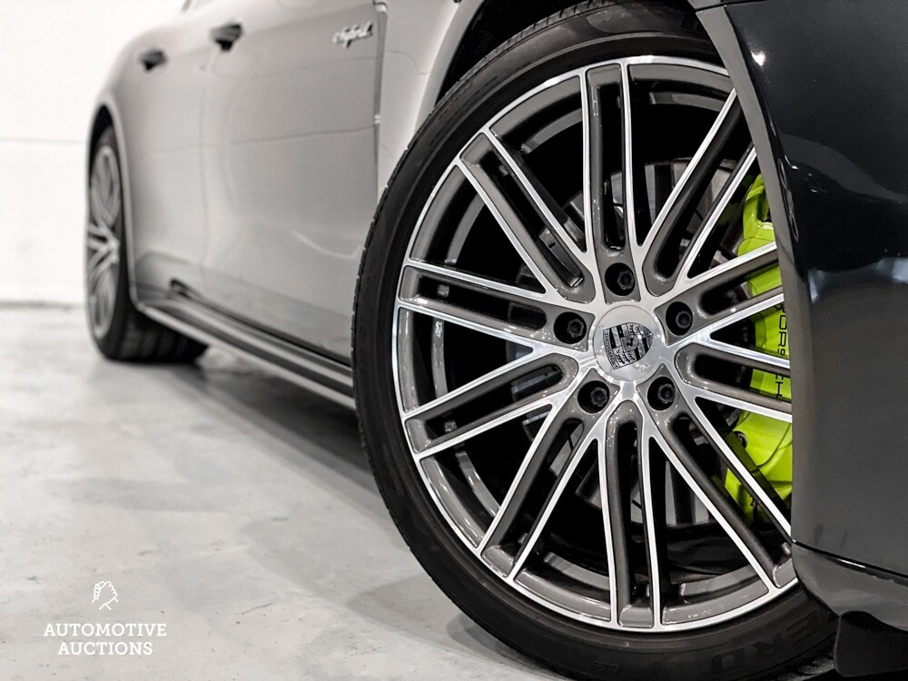 Porsche Panamera Sport Turismo E-Hybrid 4 2.9 V6 SportChrono 462 PS 2018, H-359-BT.