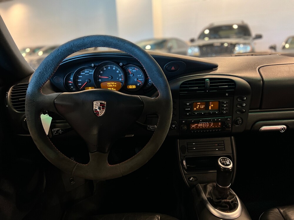 Porsche 911 3.6 Carrera 996 Coupé MK2 320 PS 2002 GT3 -MANUAL-ORG-NL, 67-JB-GK.