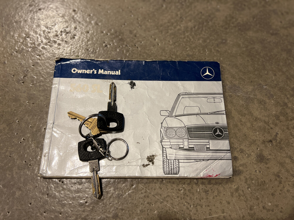 Mercedes-Benz 560SL Hardtop Cabriolet 230hp 1987 SL-Class, K-973-HK.