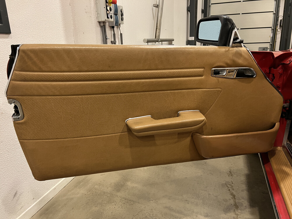 Mercedes-Benz 560SL Hardtop Cabriolet 230hp 1987 SL-Class, K-973-HK.