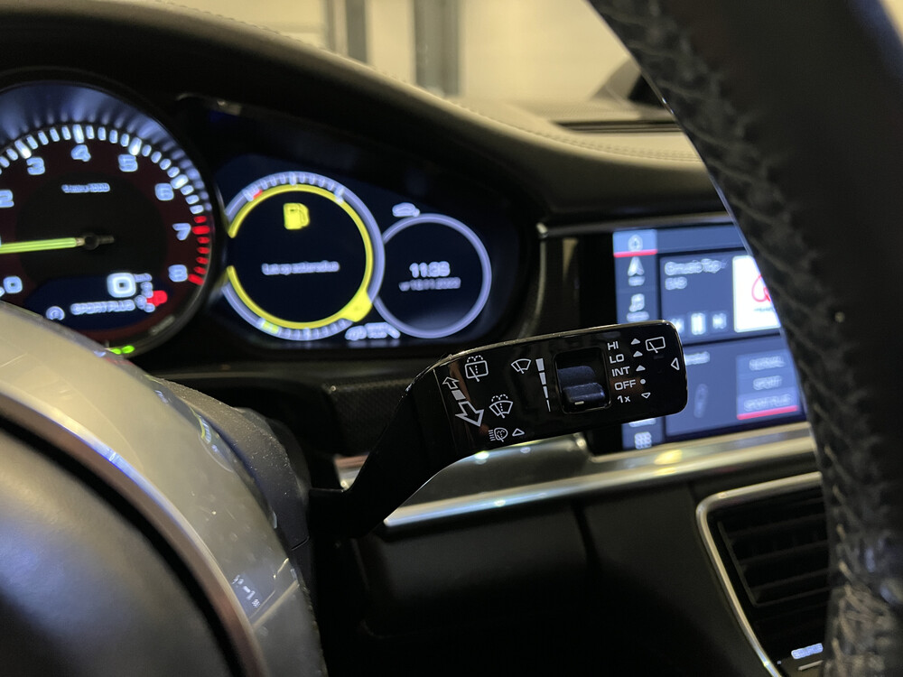 Porsche Panamera Sport Turismo E-Hybrid 4 2.9 V6 SportChrono 680PS 2018, ZV-954-P.