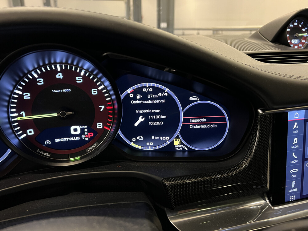Porsche Panamera Sport Turismo E-Hybrid 4 2.9 V6 SportChrono 680PS 2018, ZV-954-P.