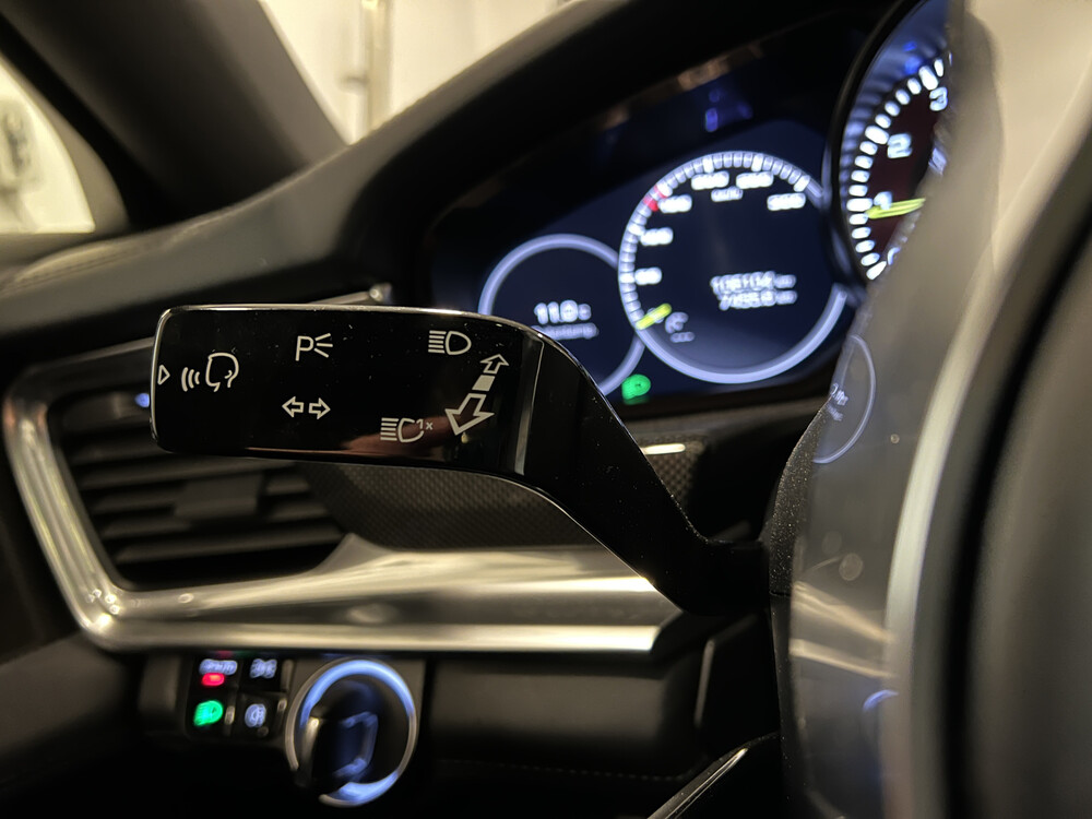 Porsche Panamera Sport Turismo E-Hybrid 4 2.9 V6 SportChrono 680PS 2018, ZV-954-P.