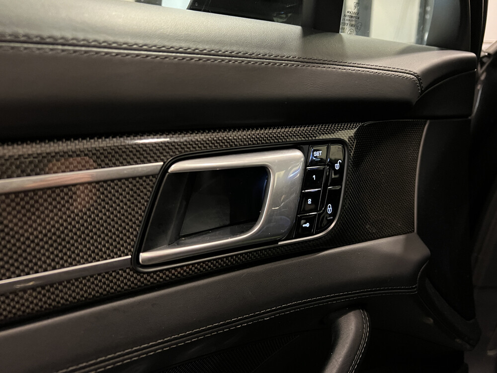 Porsche Panamera Sport Turismo E-Hybrid 4 2.9 V6 SportChrono 680PS 2018, ZV-954-P.