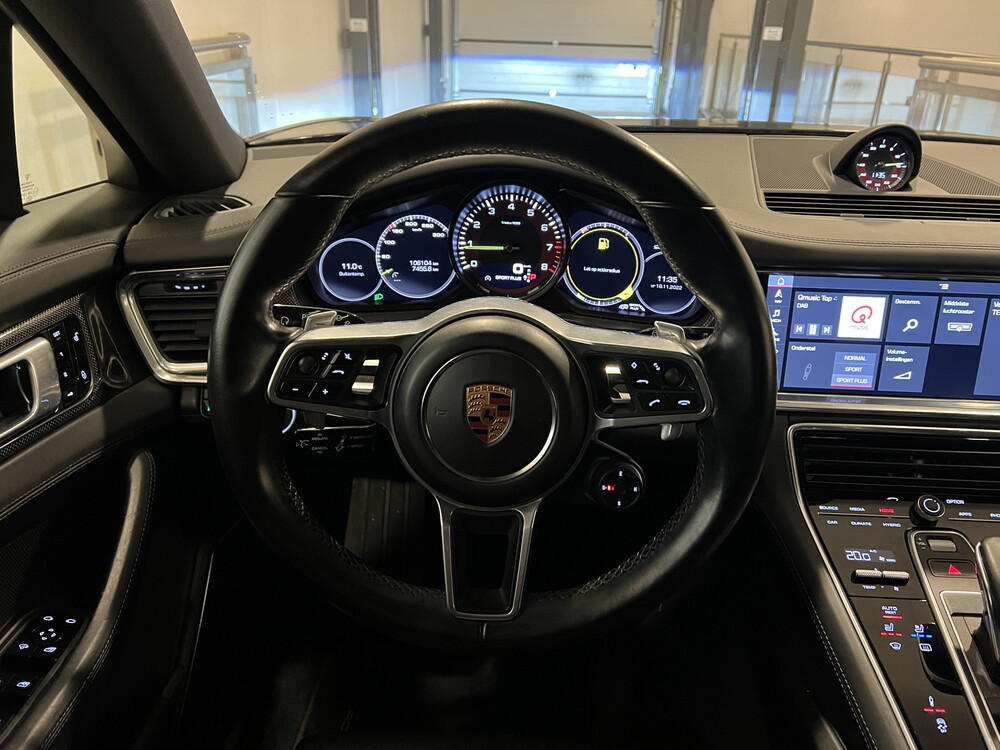 Porsche Panamera Sport Turismo E-Hybrid 4 2.9 V6 SportChrono 680PS 2018, ZV-954-P.
