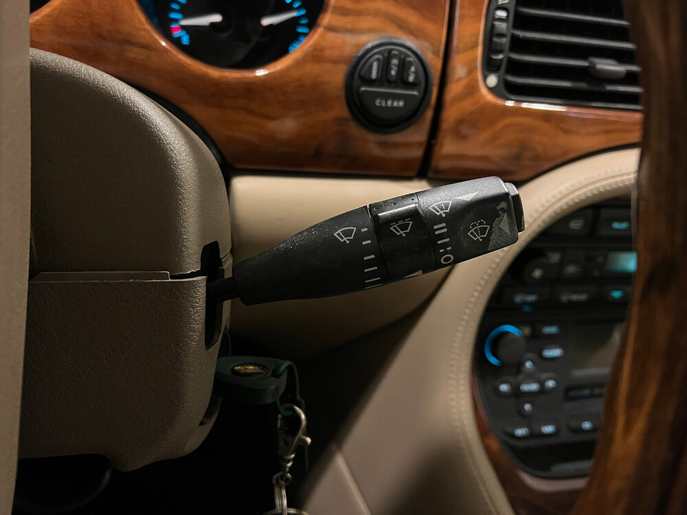 Jaguar XJ3.2 V8 Executive 237PS 2000 -Org. NL-, 59-FN-TX.