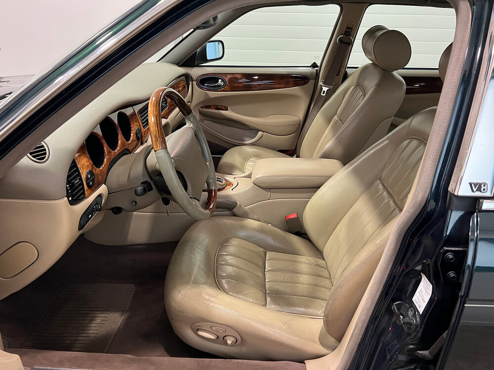 Jaguar XJ3.2 V8 Executive 237PS 2000 -Org. NL-, 59-FN-TX.