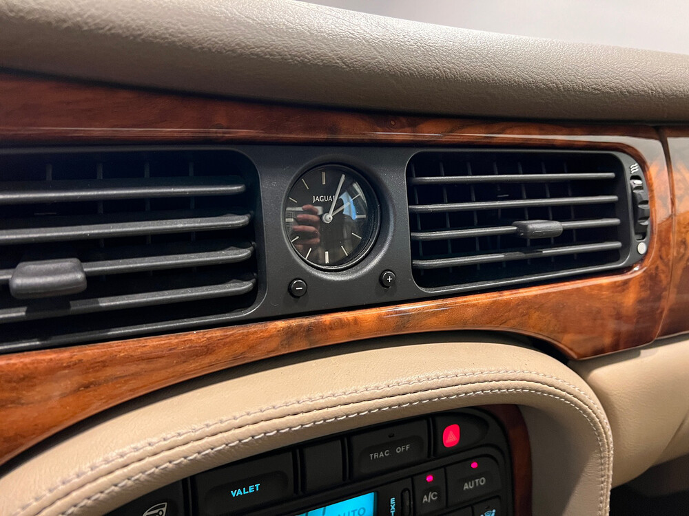 Jaguar XJ3.2 V8 Executive 237PS 2000 -Org. NL-, 59-FN-TX.